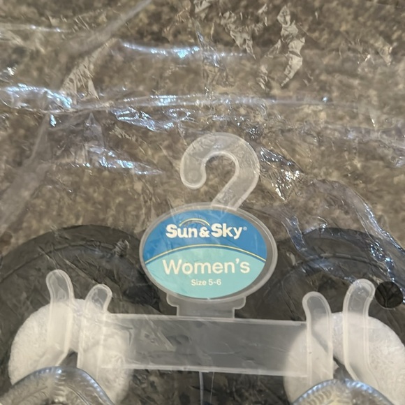 Women’s flip flops - Picture 2 of 4